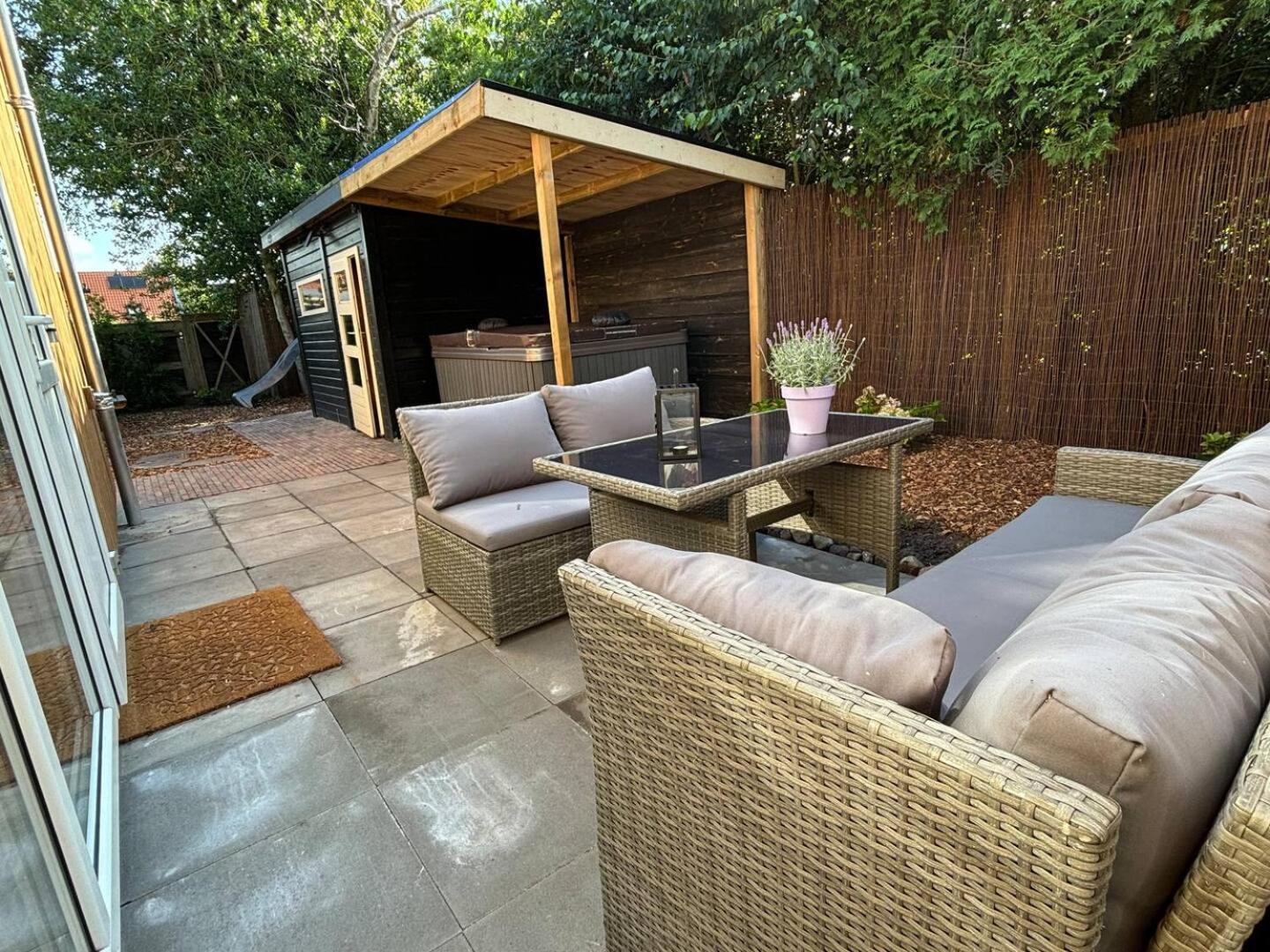 Bed And Breakfast Heerenveen Centrum Met Prive Sauna En Jacuzzi Екстериор снимка