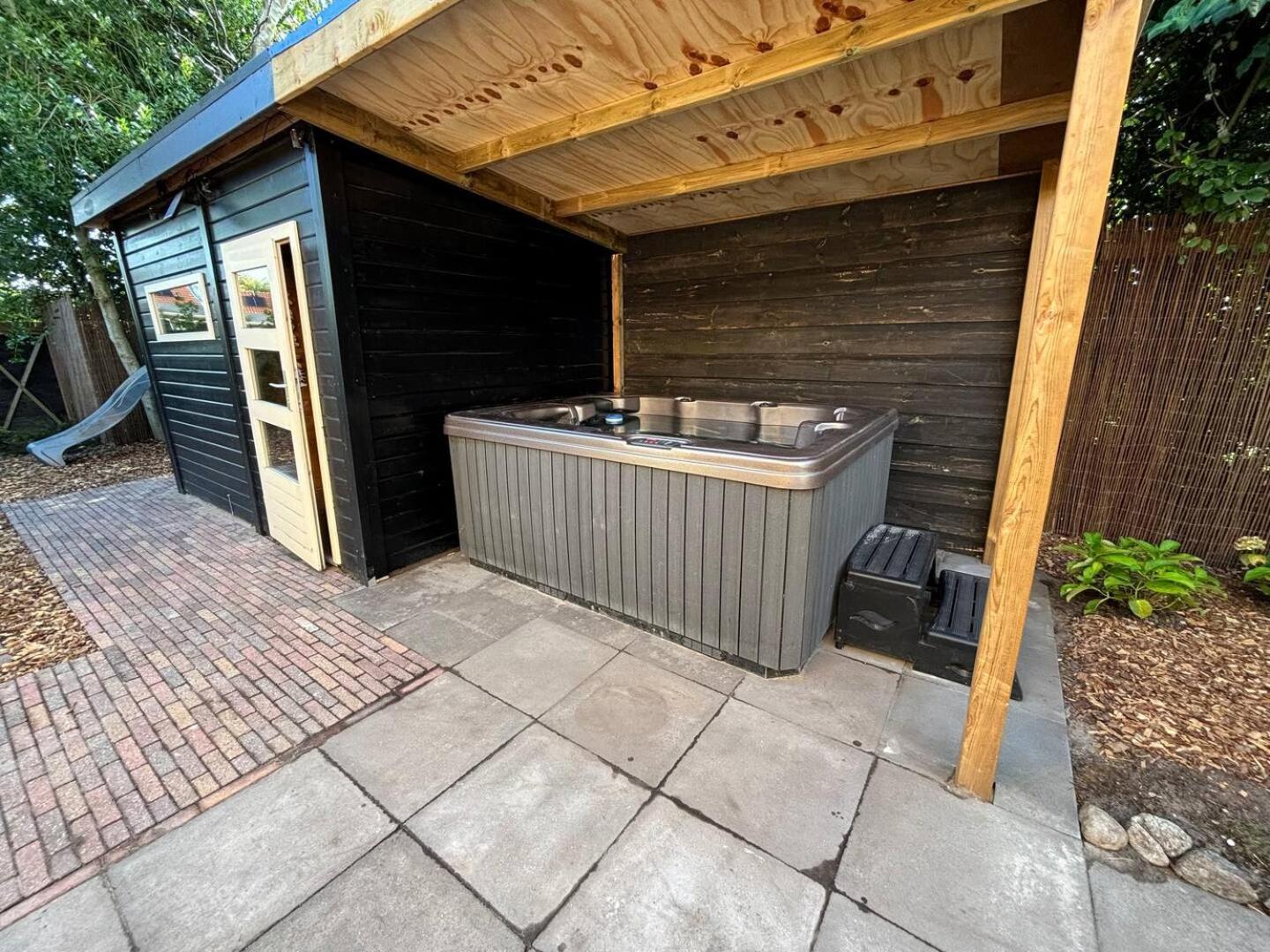 Bed And Breakfast Heerenveen Centrum Met Prive Sauna En Jacuzzi Екстериор снимка