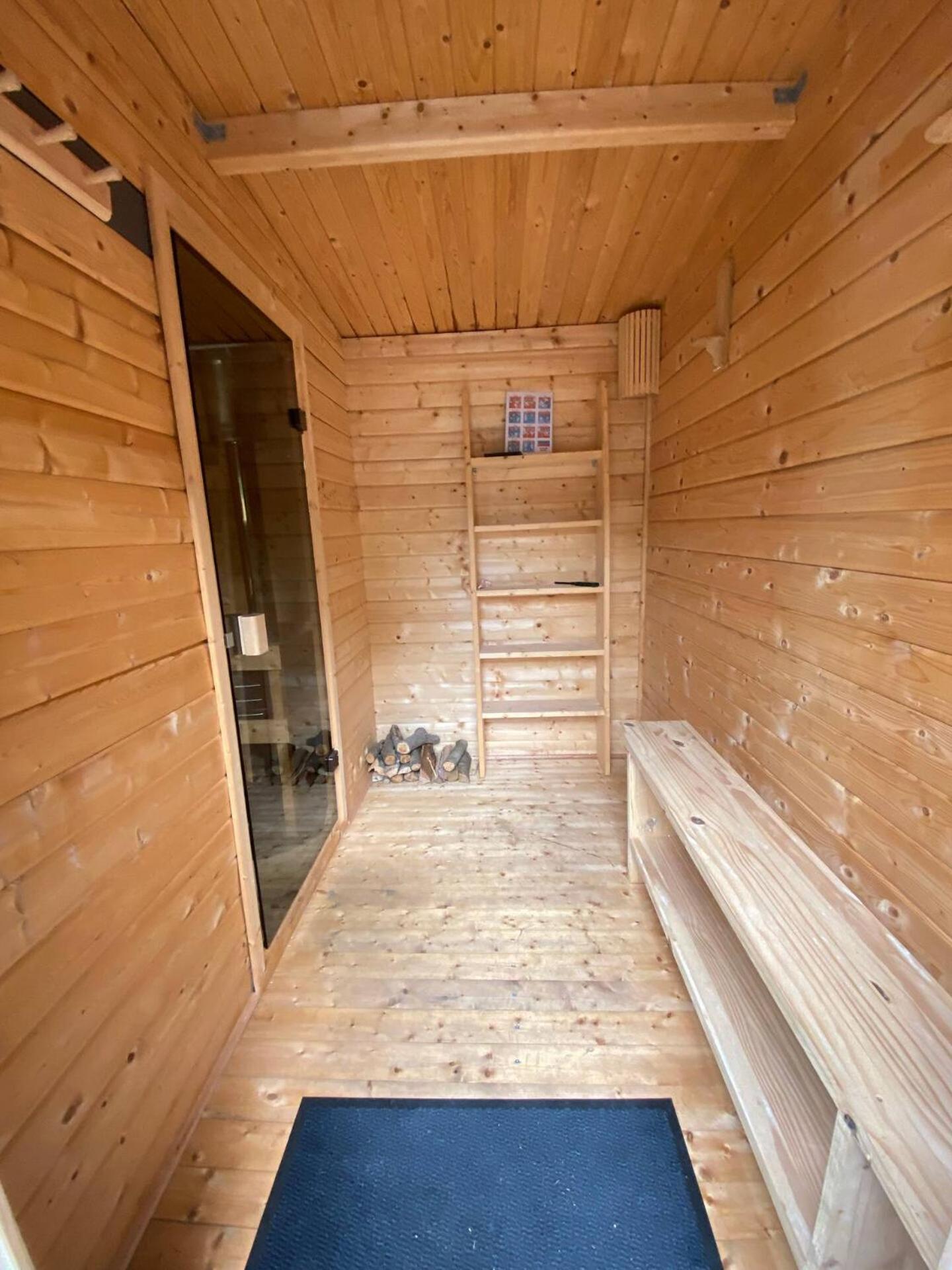 Bed And Breakfast Heerenveen Centrum Met Prive Sauna En Jacuzzi Екстериор снимка